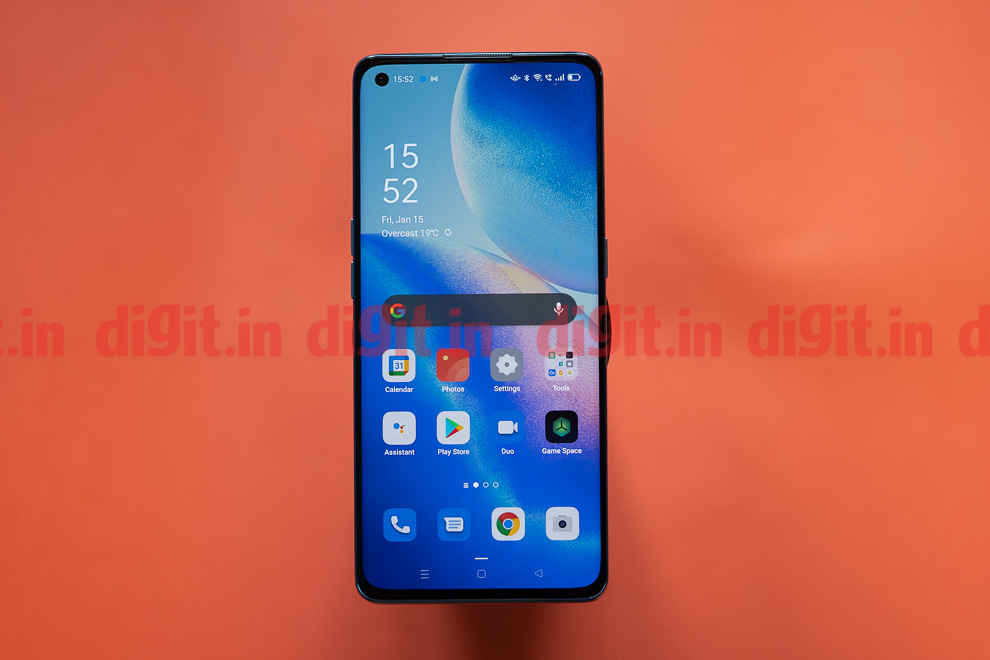 The Oppo Reno5 Pro 5G features a 6.5-inch FHD+ display with a refresh rate of 90Hz and HDR10 certification